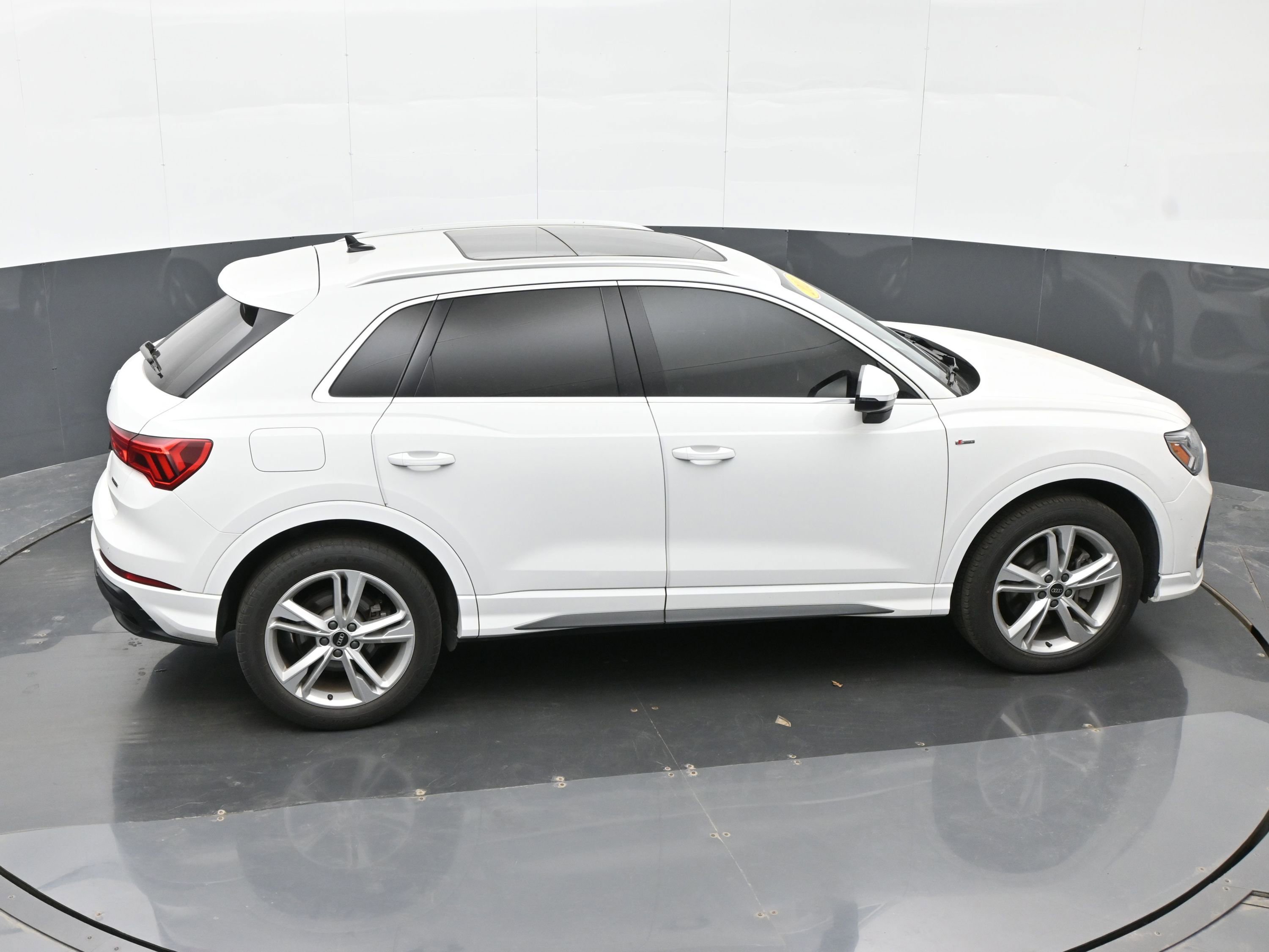 Used 2021 Audi Q3 2.0T Premium Plus w/ Premium Plus Package image 33