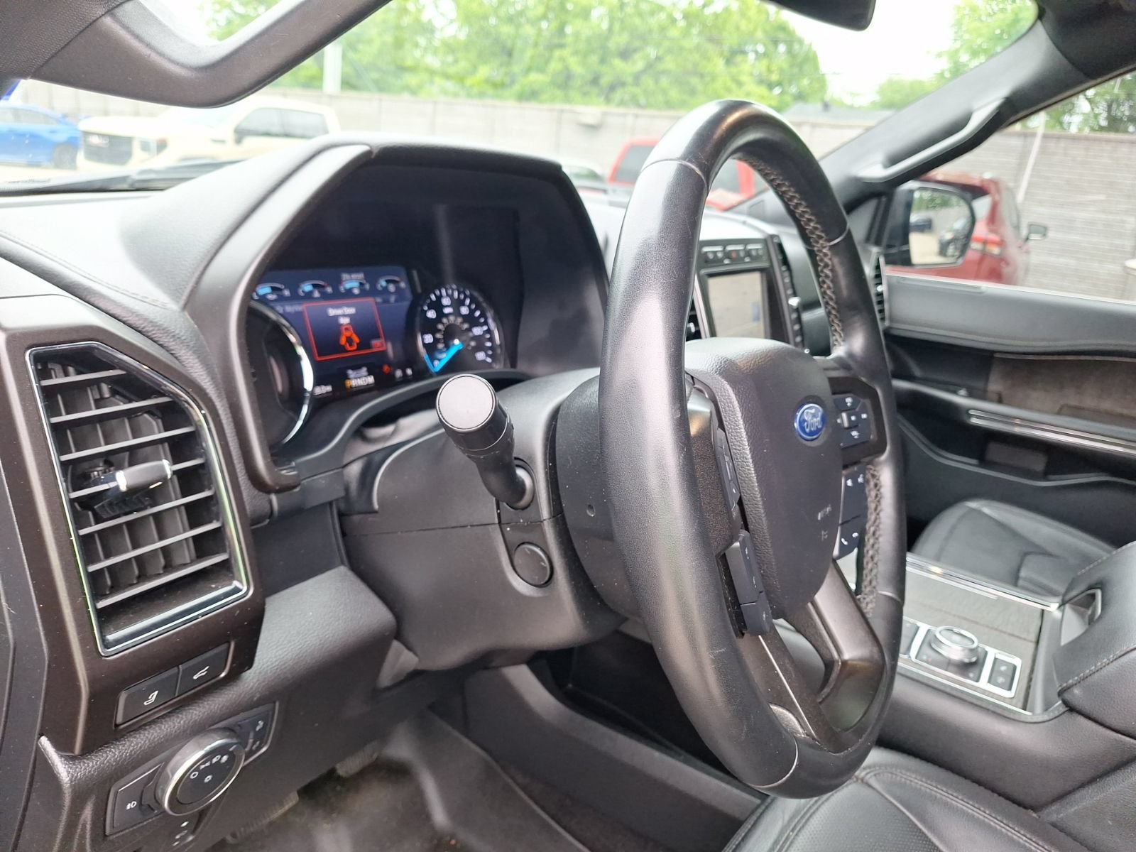 Used 2020 Ford Expedition Limited w/ Texas Edition Package AWD/4WD image 15