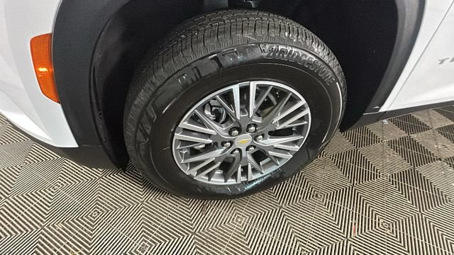 Used 2025 Chevrolet Traverse LT AWD/4WD image 9