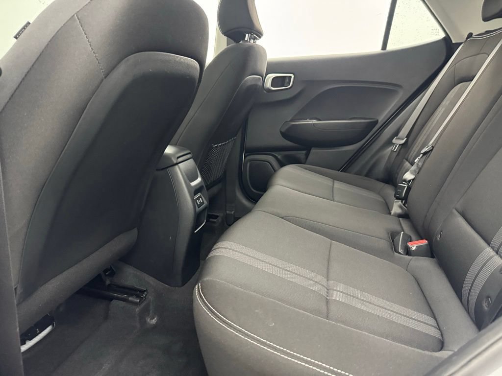 Used 2025 Hyundai Venue SEL FWD image 36
