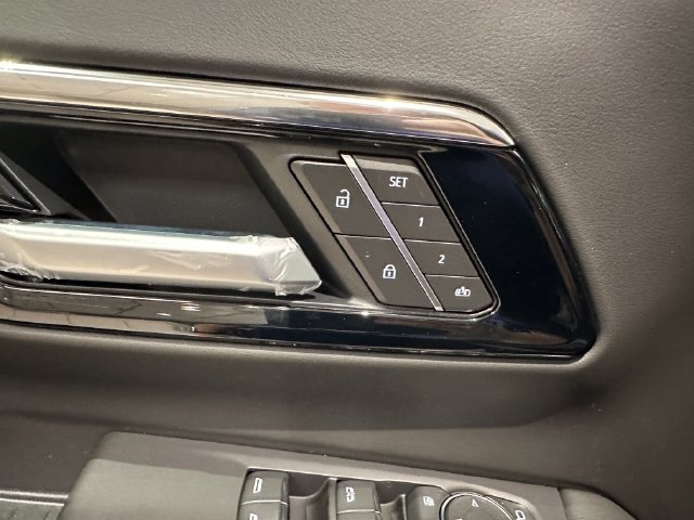 New 2026 Chevrolet Tahoe High Country AWD/4WD image 9