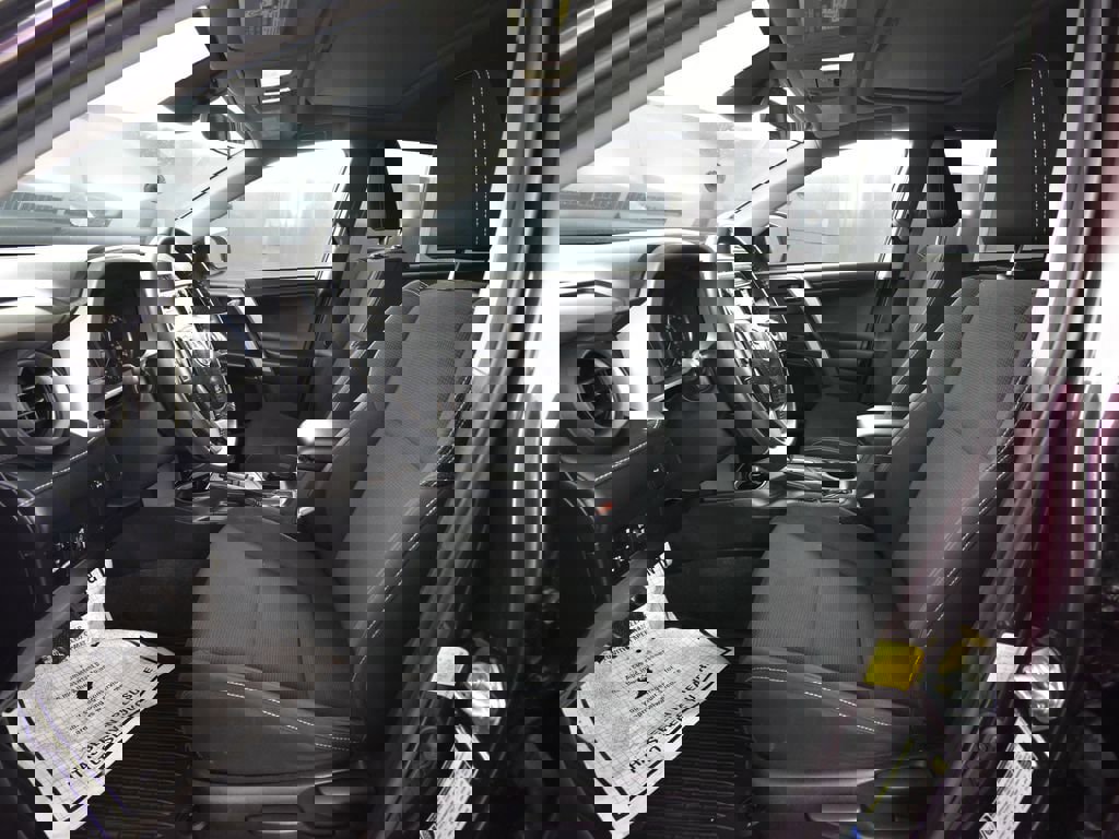 Used 2018 Toyota RAV4 XLE image 15