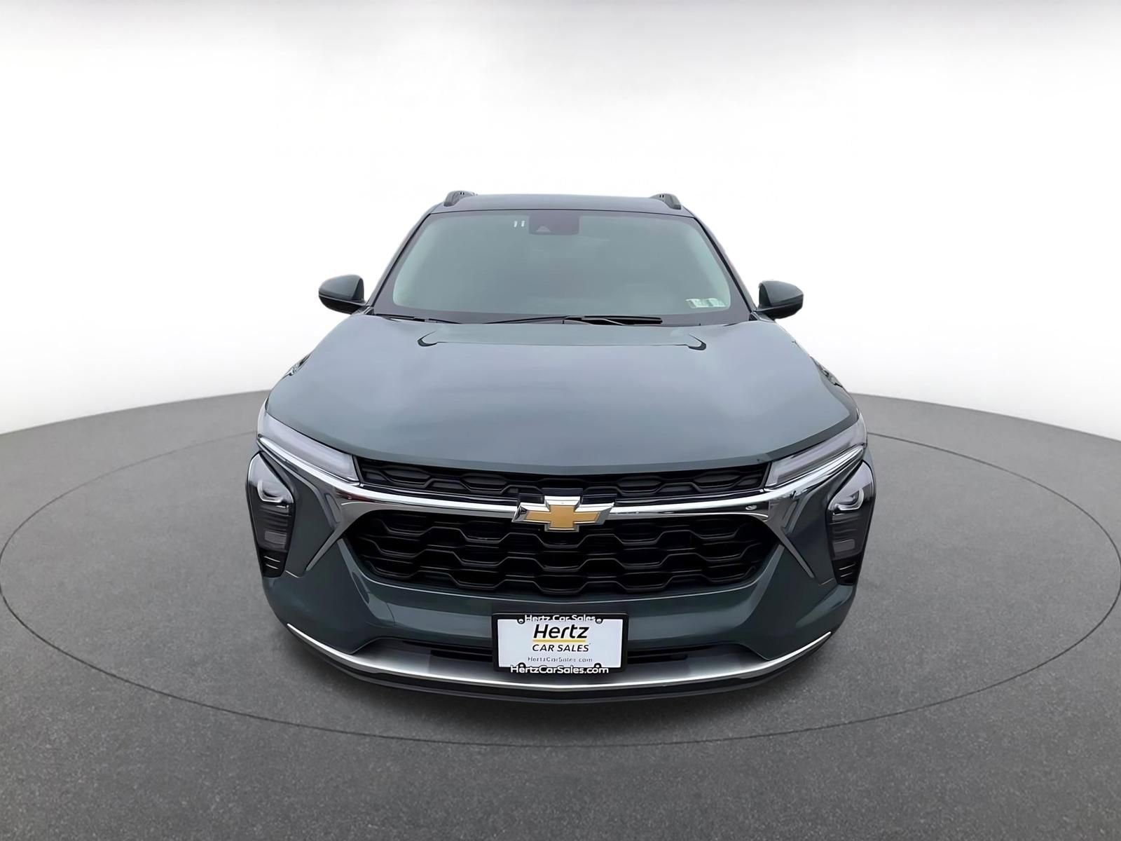 Used 2025 Chevrolet Trax LT FWD image 5