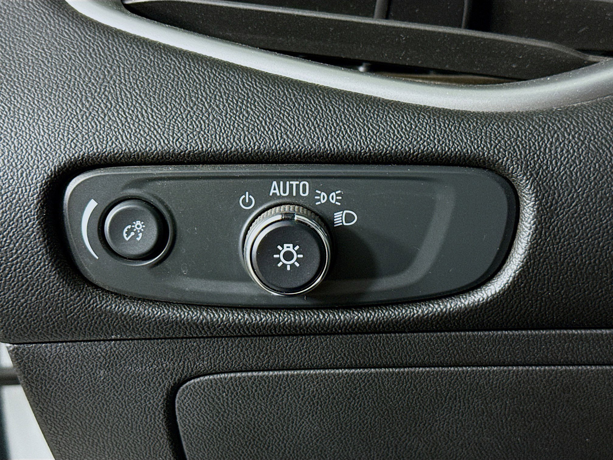 Used 2024 Chevrolet Malibu LS image 9