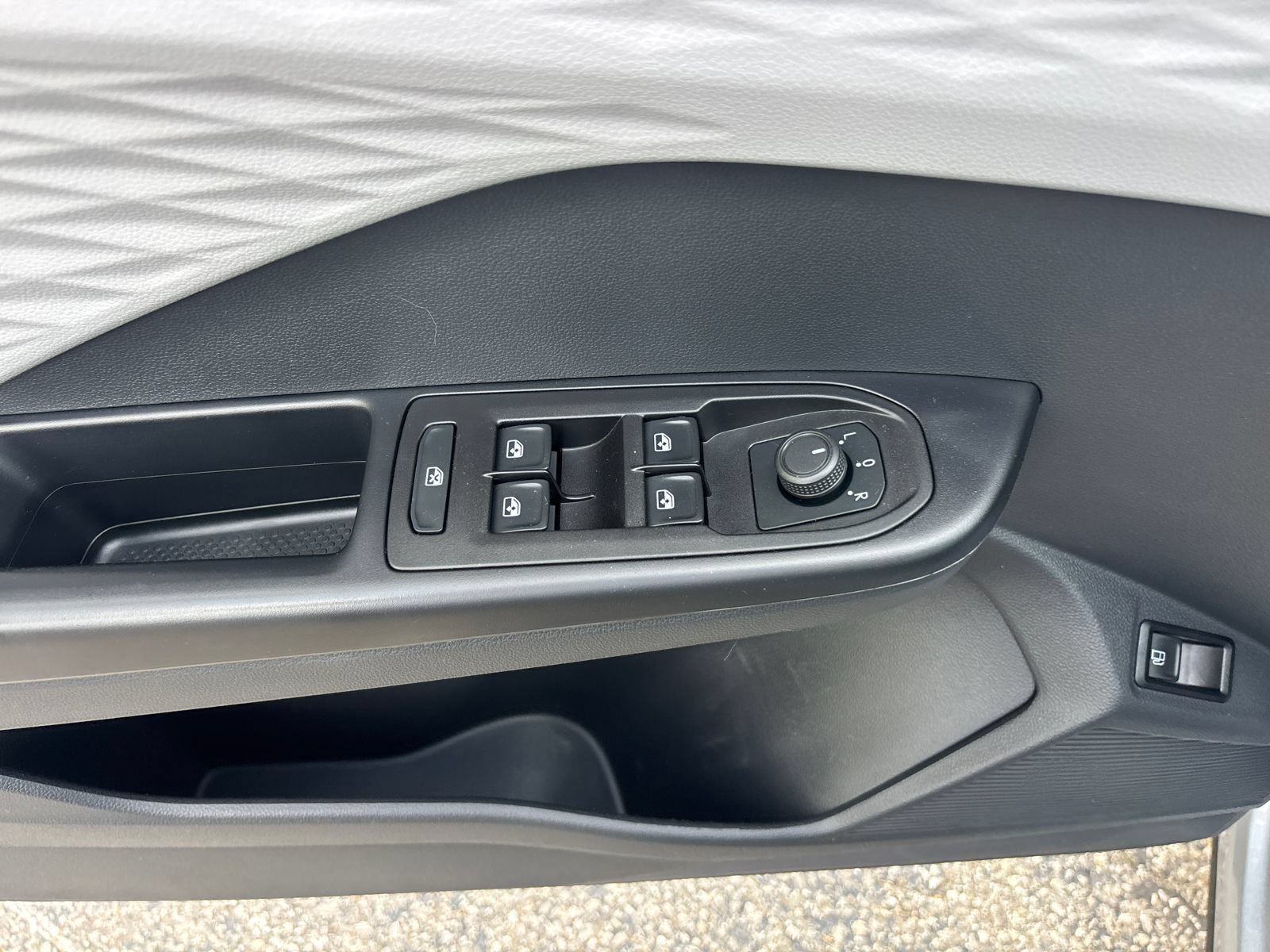 Certified 2023 Volkswagen Taos S FWD image 12