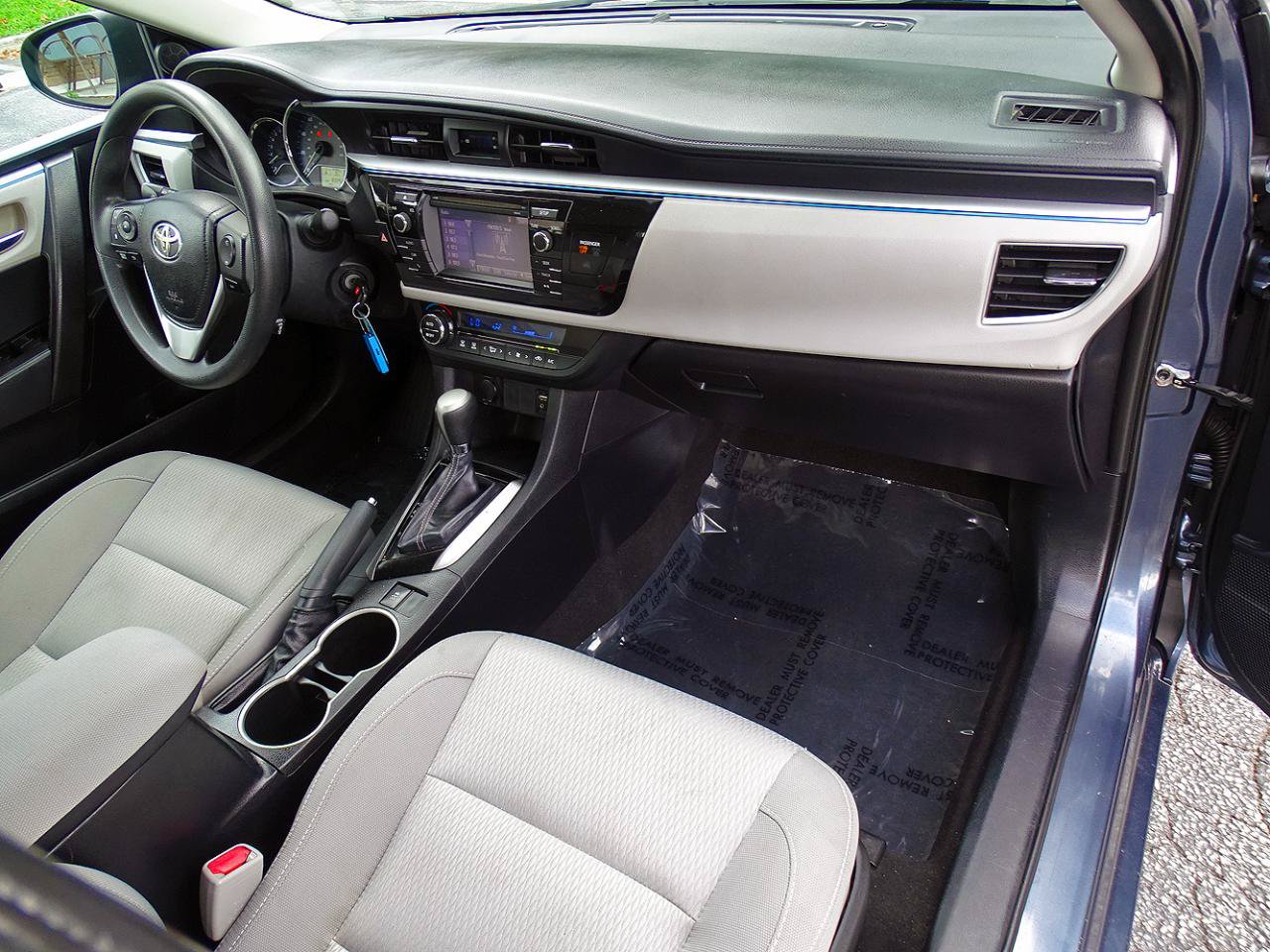Used 2014 Toyota Corolla LE FWD image 35