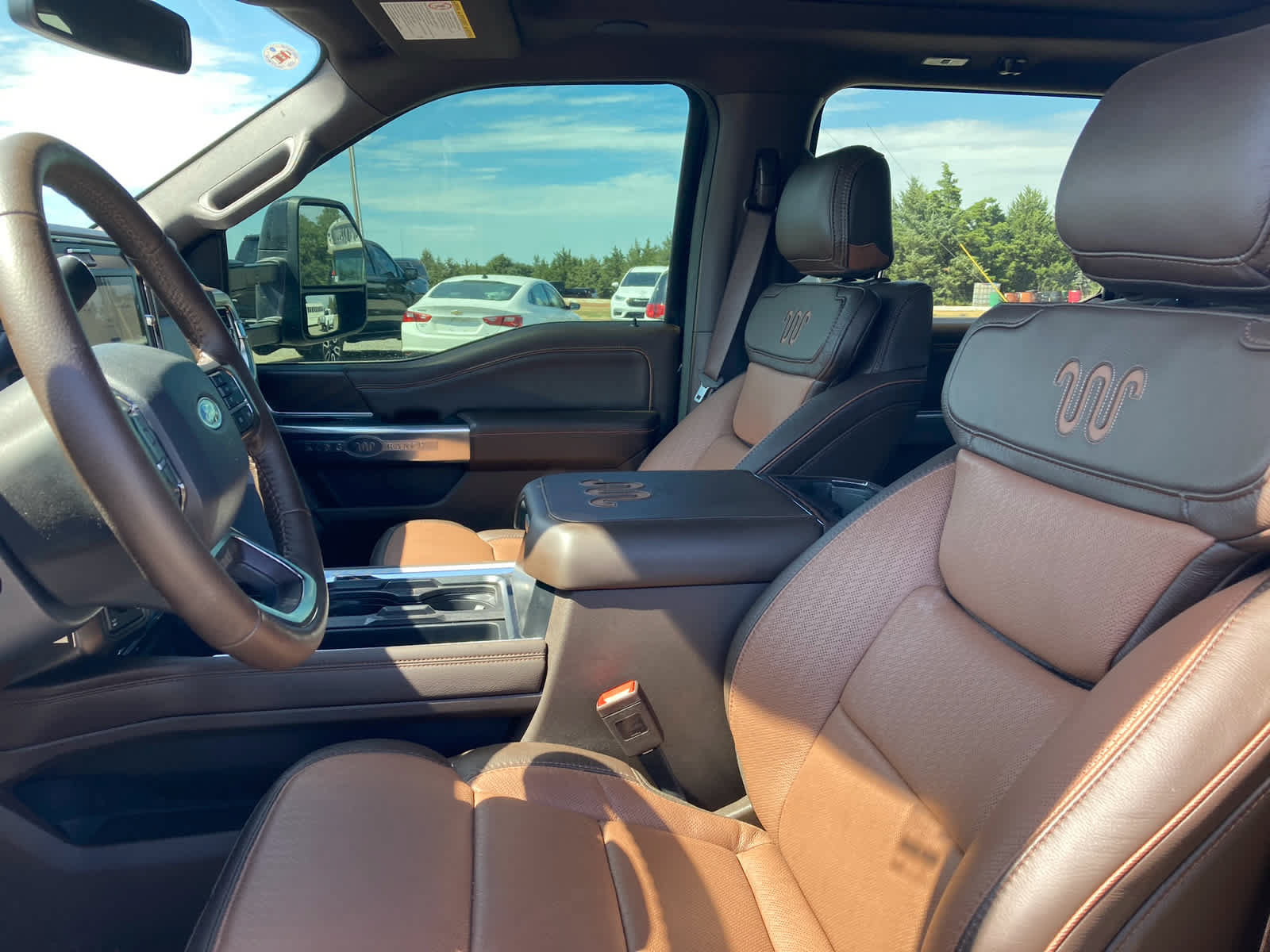 Used 2025 Ford F250 King Ranch w/ FX4 Off-Road Package AWD/4WD image 3