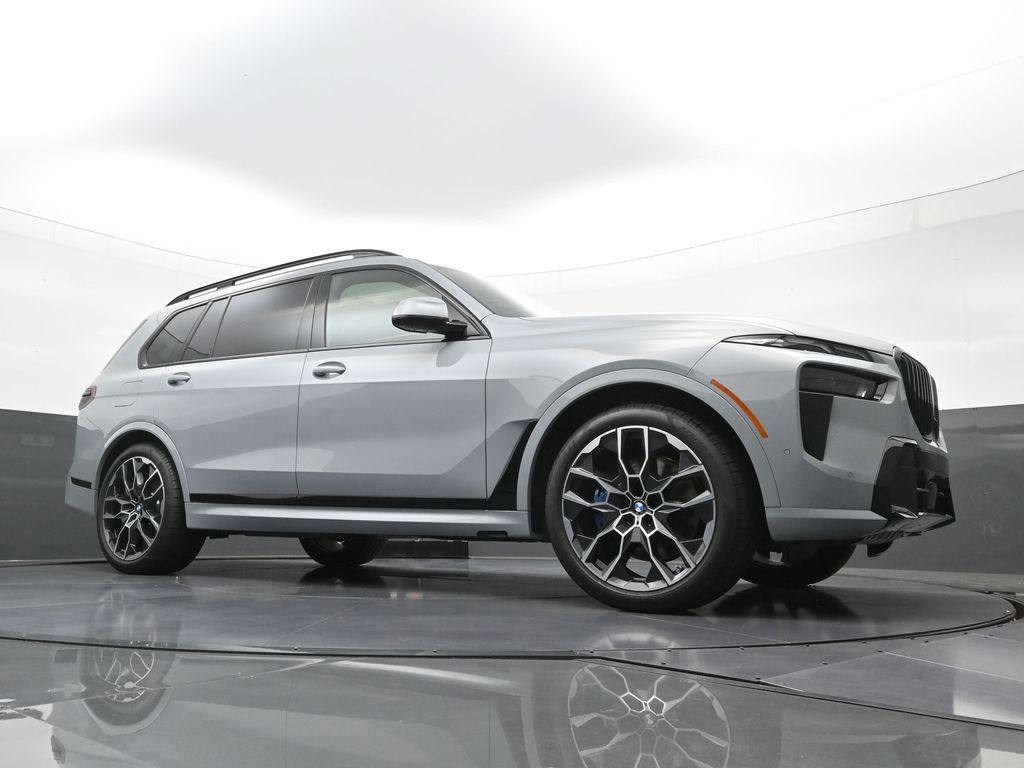 Used 2026 BMW X7 xDrive40i w/ M Sport Package AWD/4WD image 23