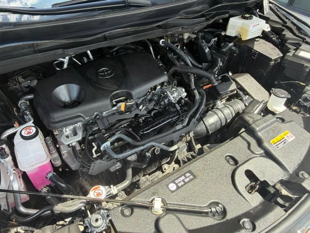 Used 2025 Toyota Sienna XLE FWD image 25