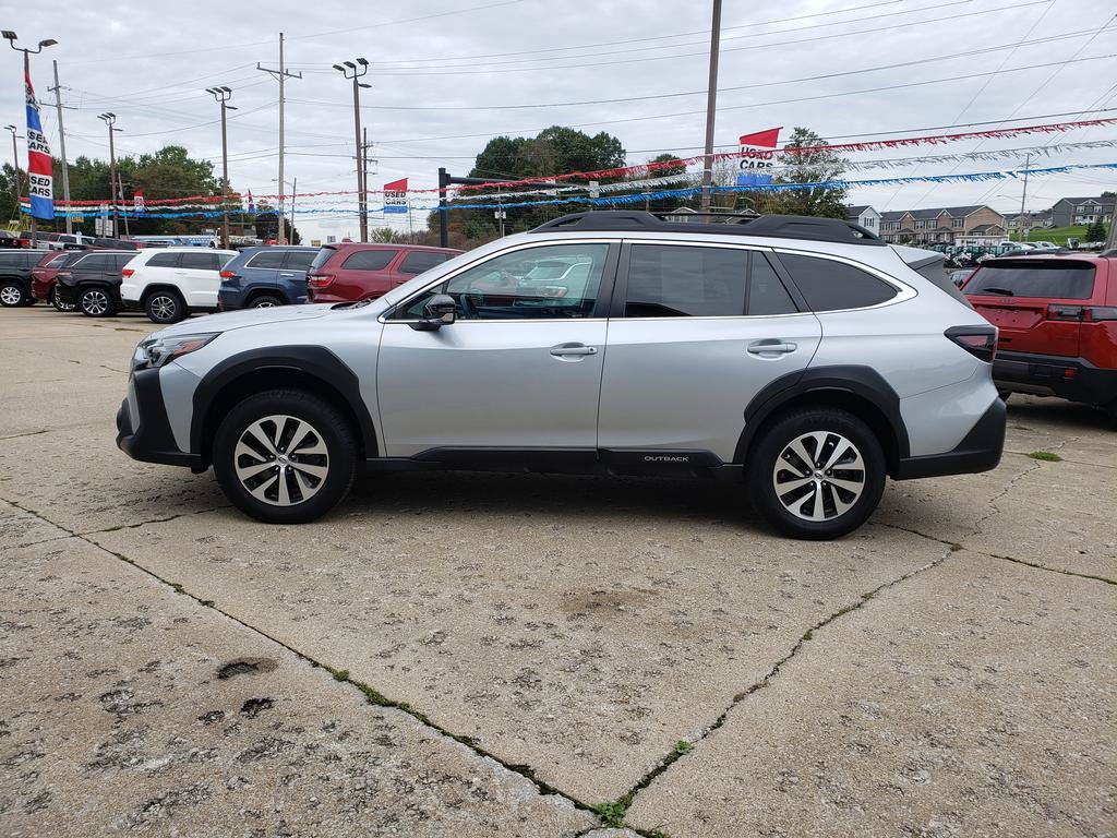 Used 2023 Subaru Outback Premium AWD/4WD image 7