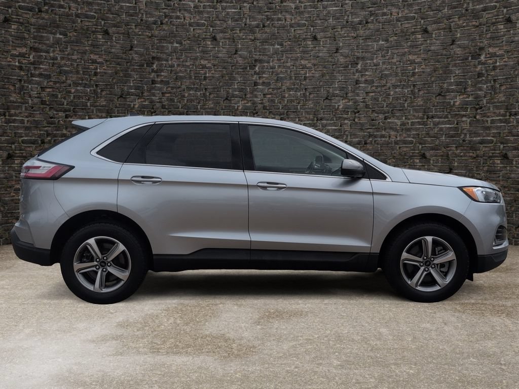 Used 2024 Ford Edge SEL w/ Convenience Package AWD/4WD image 3