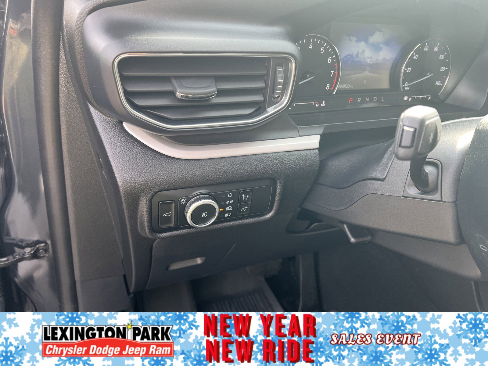 Used 2024 Ford Explorer XLT w/ Equipment Group 202A image 20