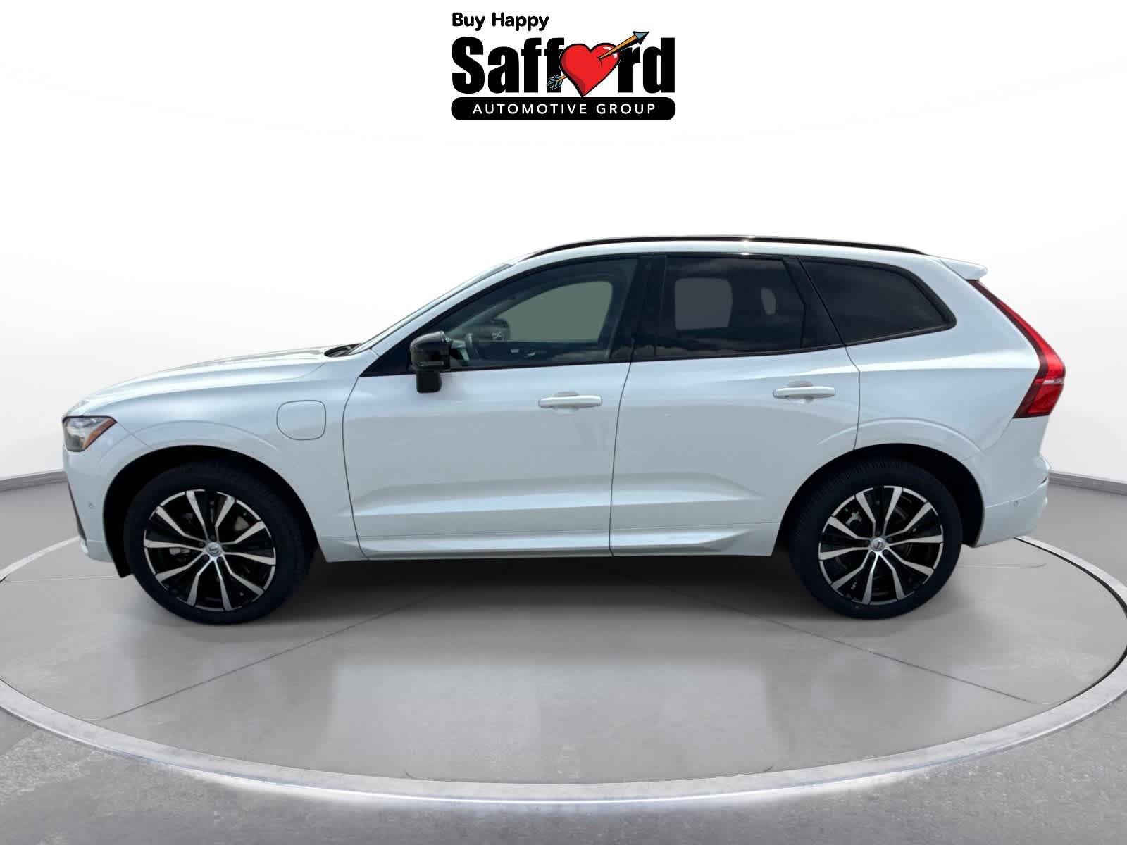 Used 2023 Volvo XC60 T8 Plus w/ Climate Package AWD/4WD image 5