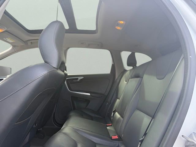 Used 2016 Volvo XC60 T6 AWD/4WD image 15