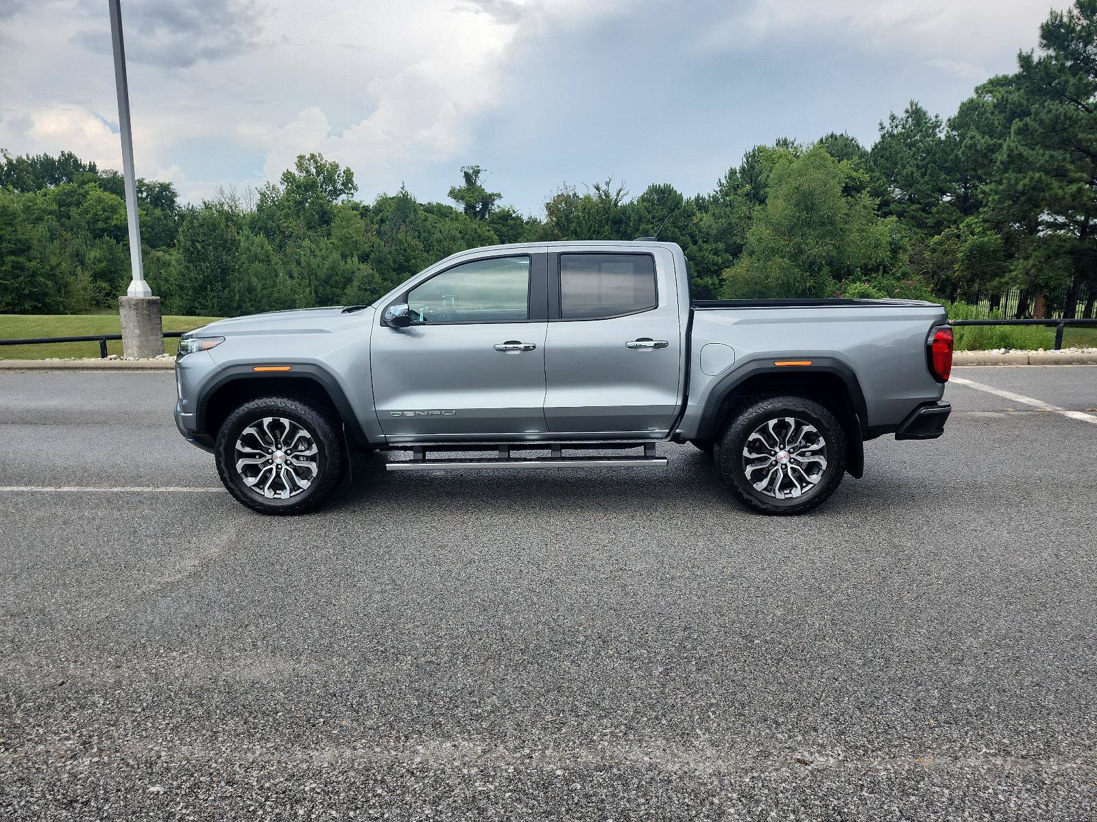 Certified 2025 GMC Canyon Denali AWD/4WD image 2