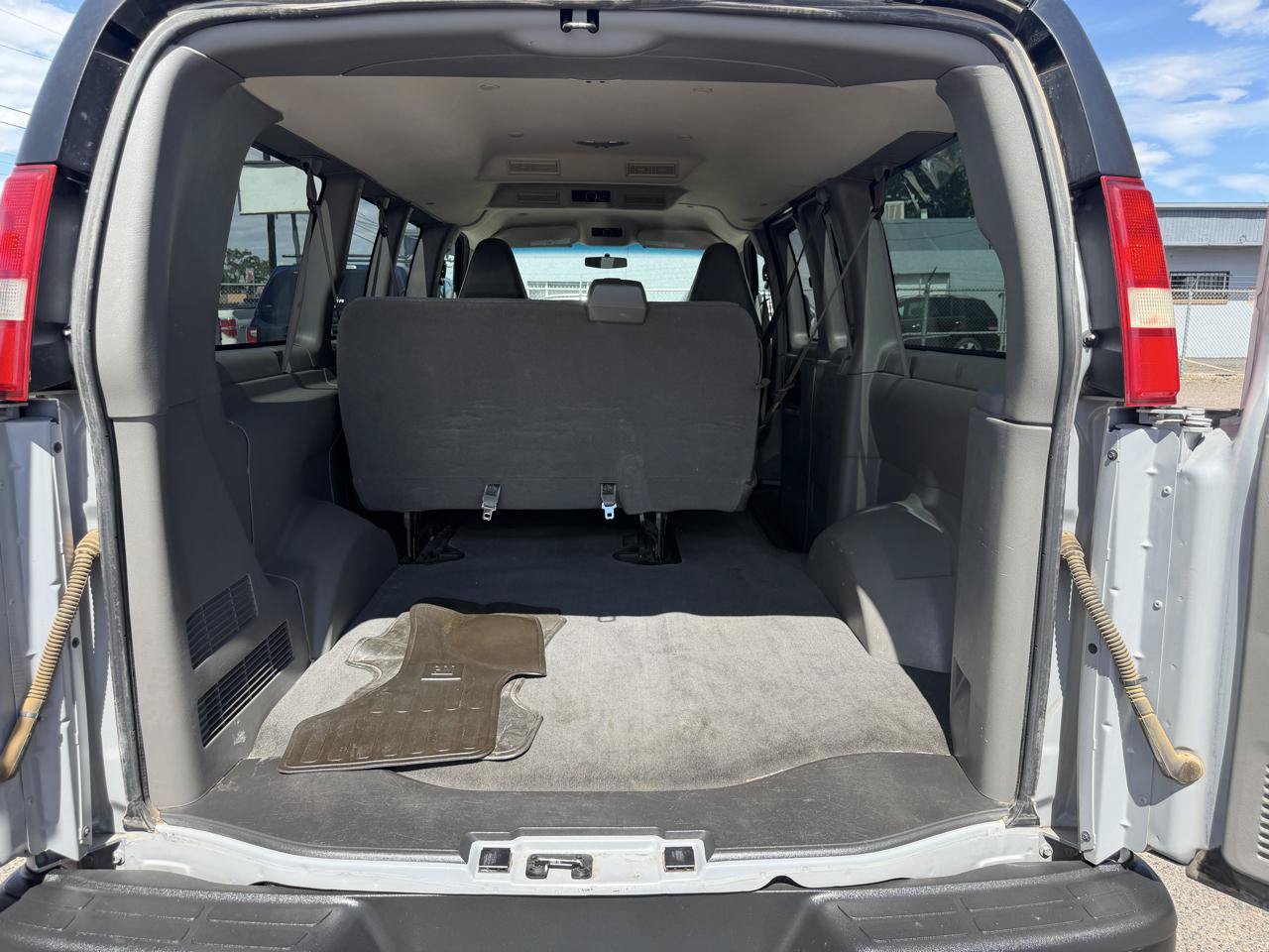 Used 2016 Chevrolet Express 2500 LS RWD image 21