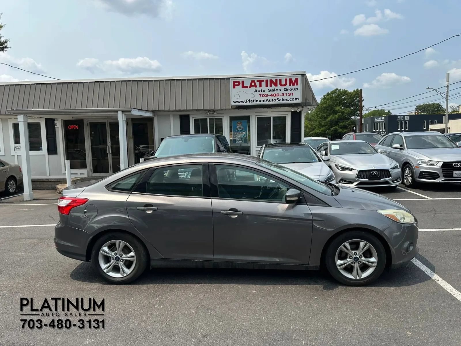 Used 2014 Ford Focus SE FWD image 2