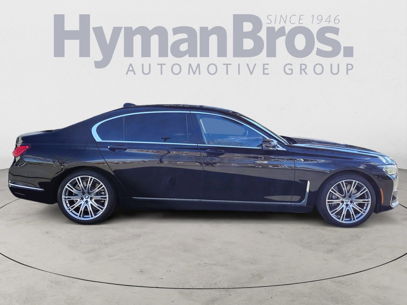 Used 2022 BMW 750i xDrive w/ Luxury Rear Seating Package image 2