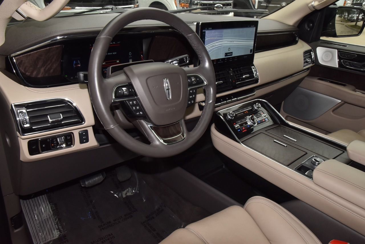Certified 2023 Lincoln Navigator Reserve AWD/4WD image 35