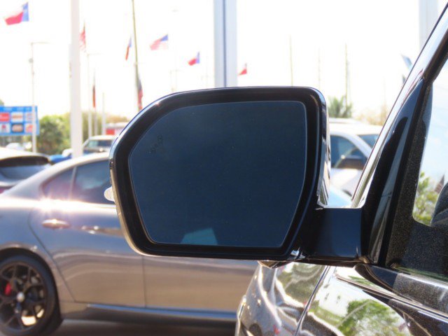 Used 2019 Lincoln Navigator Select image 17