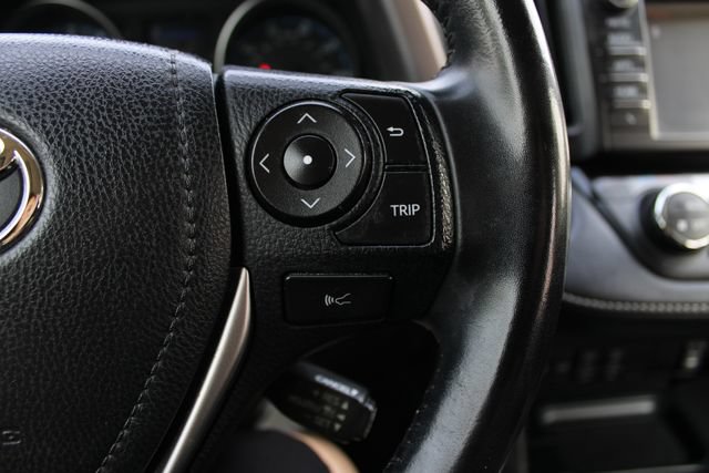 Used 2018 Toyota RAV4 XLE AWD/4WD image 10