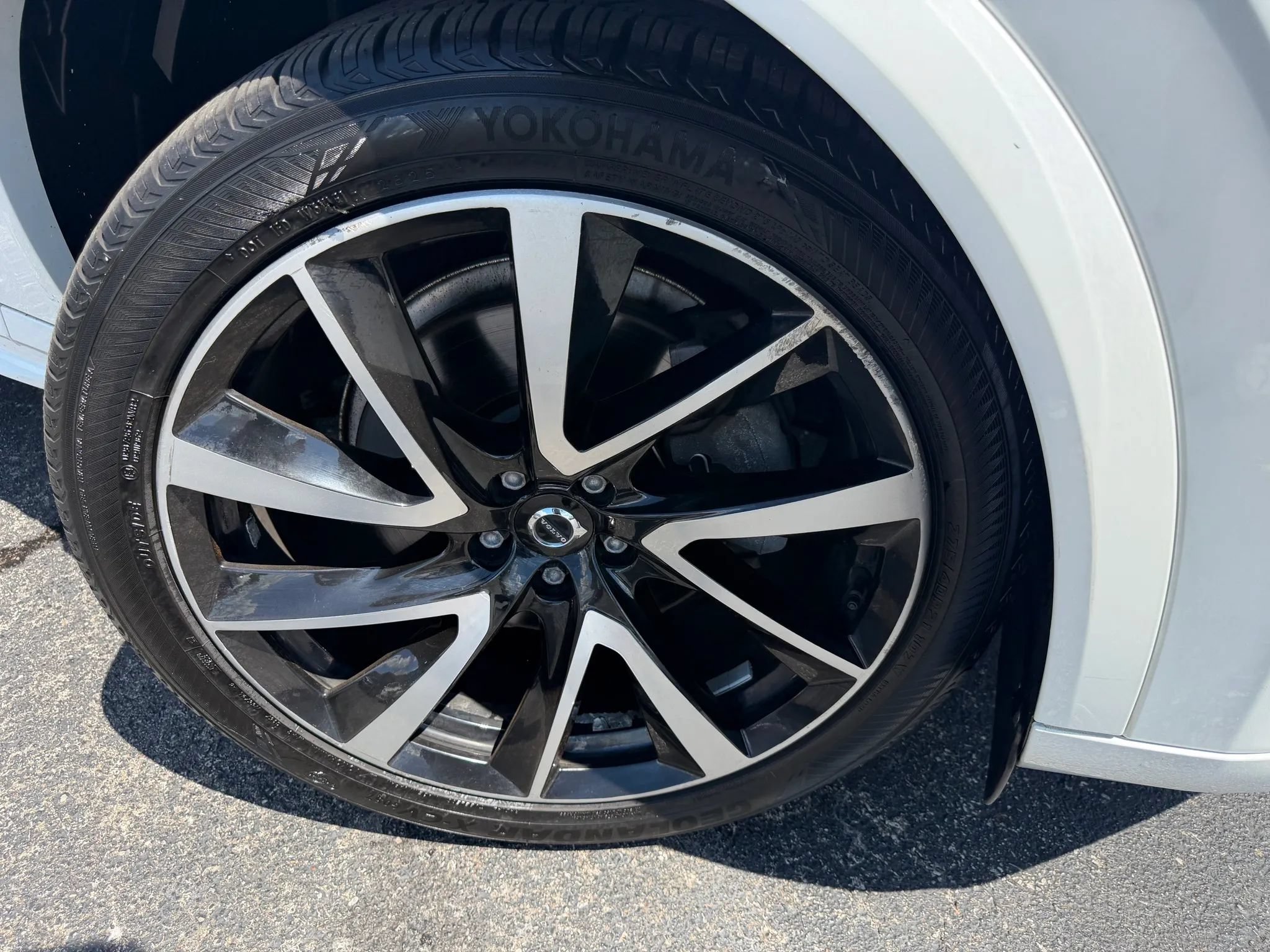 Used 2020 Volvo XC90 T6 Momentum w/ Protection Package AWD/4WD image 53