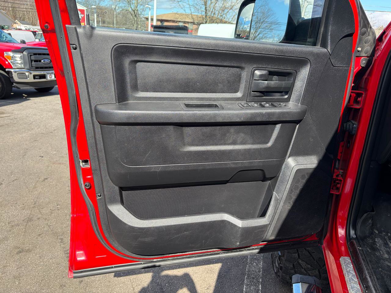 Used 2016 RAM 2500 Tradesman w/ Chrome Appearance Group image 23