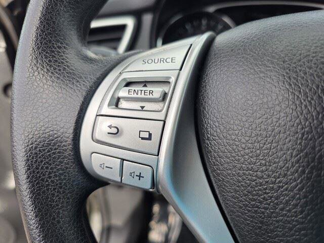 Used 2016 Nissan Rogue S w/ S Family Package FWD image 26