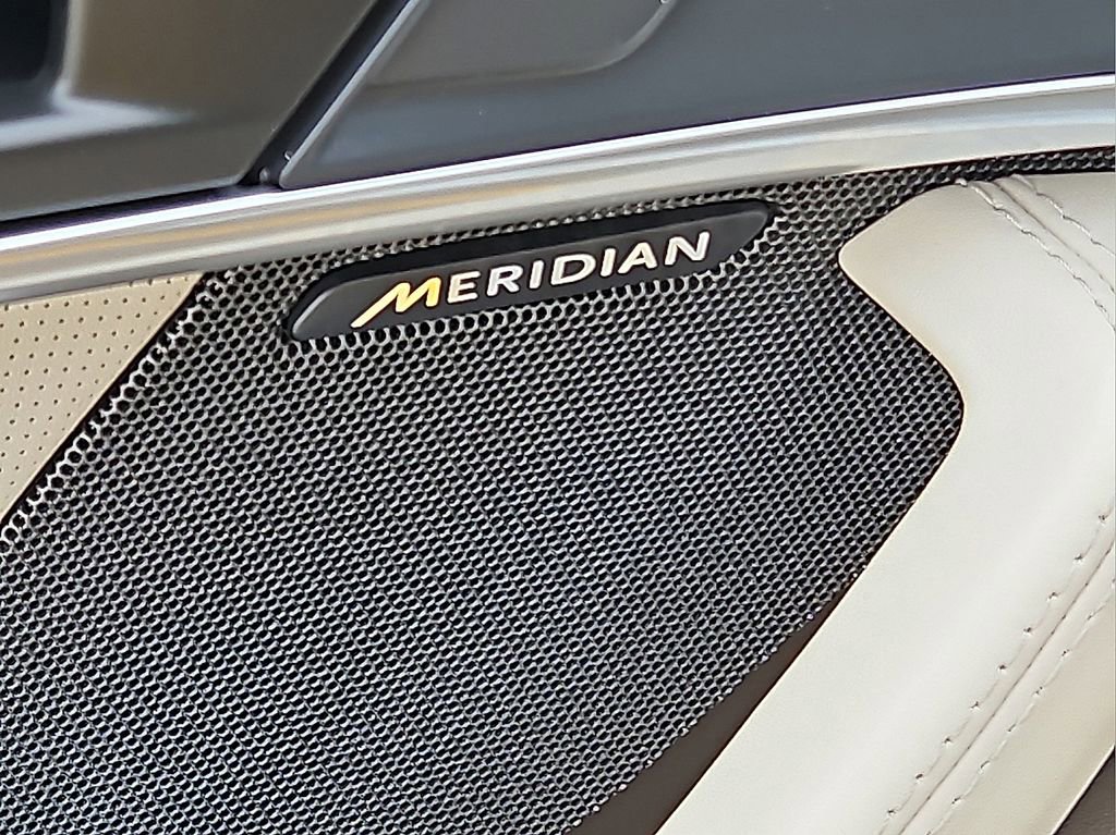 Used 2021 Jaguar F-TYPE R image 14