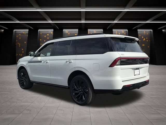 New 2026 Lincoln Navigator Reserve w/ Jet Appearance Package AWD/4WD image 3