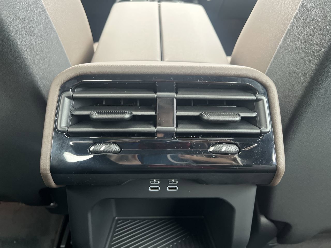 Used 2026 BMW 530i w/ M Sport Package RWD image 31