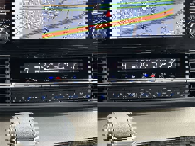 Used 2024 Toyota Sienna Platinum image 16