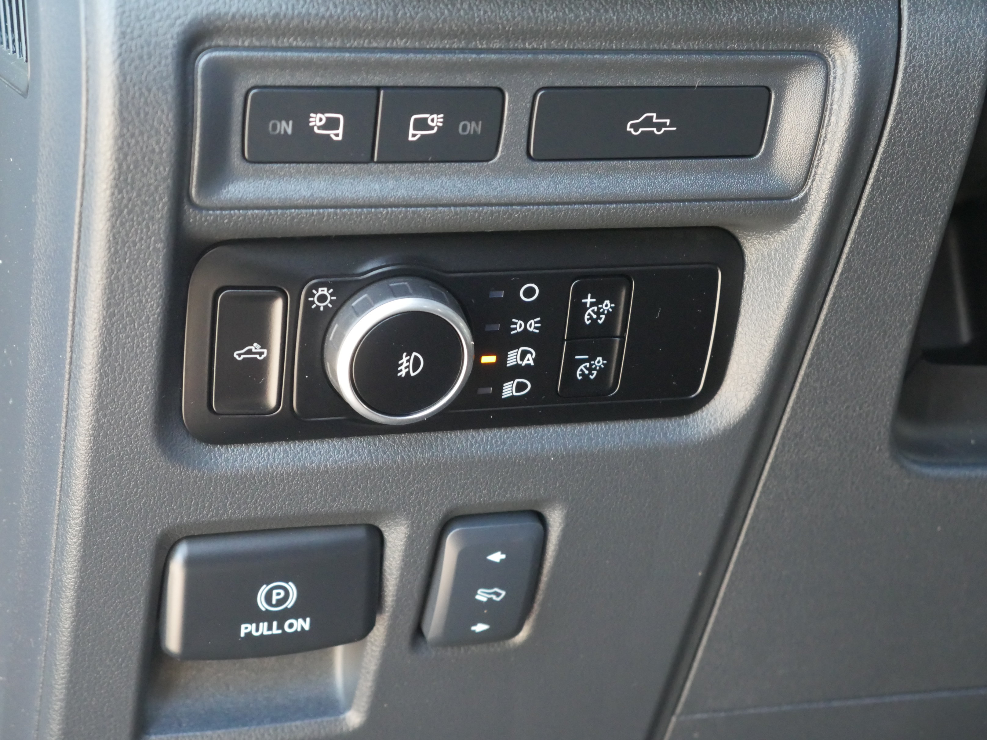 Used 2023 Ford F150 Lariat w/ FX4 Off-Road Package AWD/4WD image 5