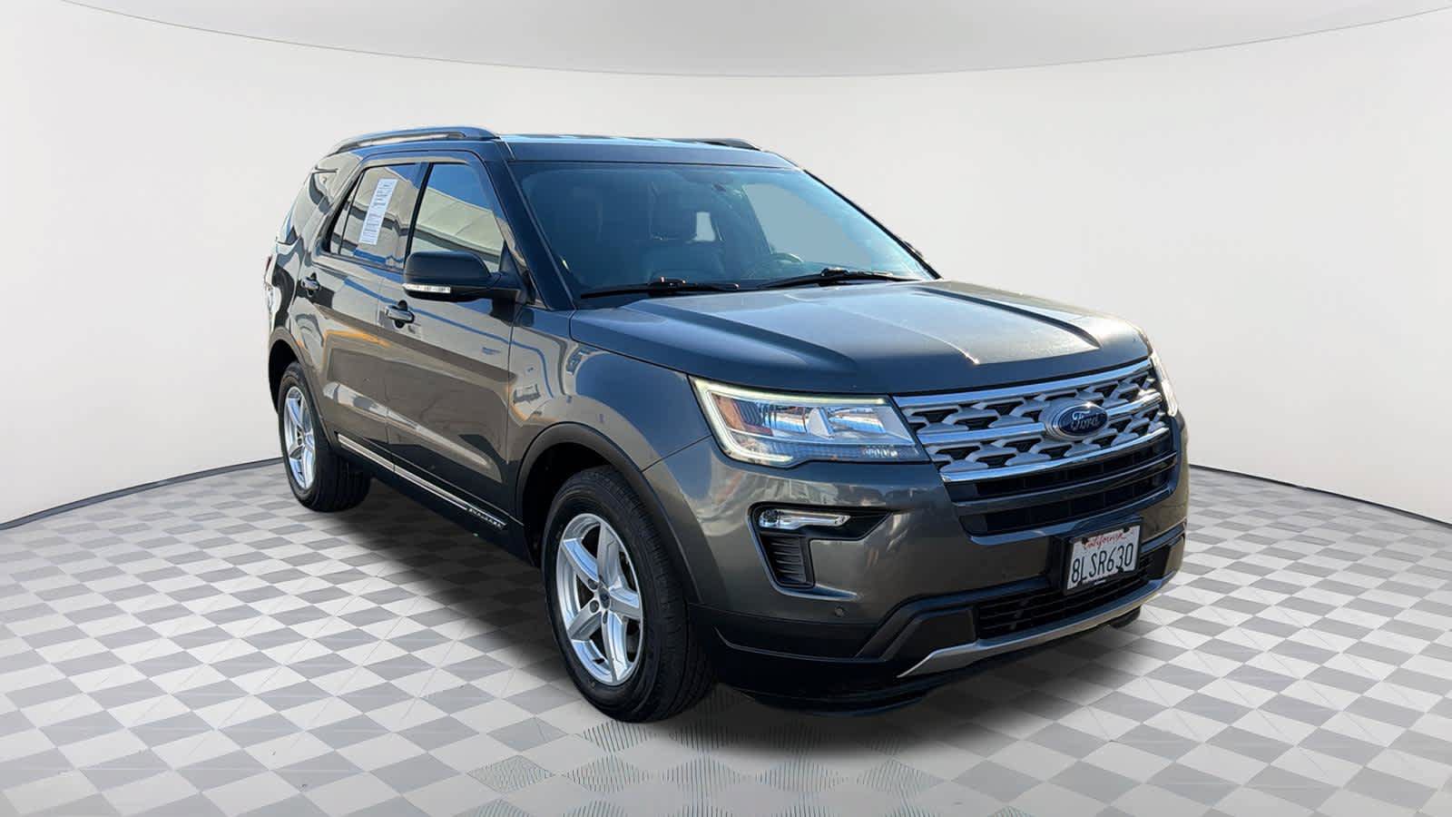 Used 2019 Ford Explorer XLT w/ Equipment Group 202A FWD image 3