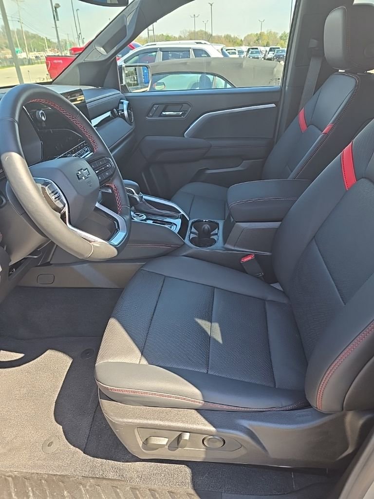 Used 2025 Chevrolet Colorado Z71 w/ Z71 Convenience Package 2 image 6