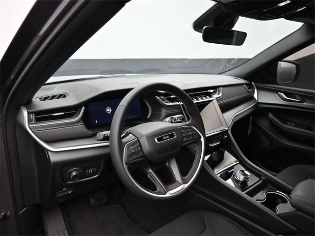 New 2025 Jeep Grand Cherokee L Laredo image 12