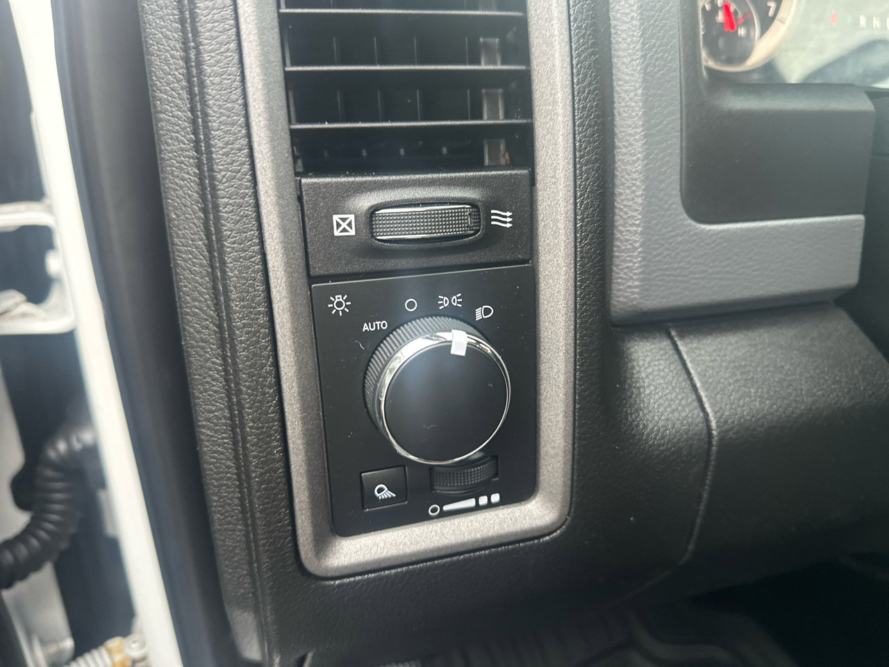 Used 2018 RAM 2500 Tradesman w/ Chrome Appearance Group image 38