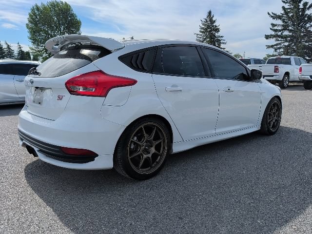 Used 2016 Ford Focus ST FWD image 3