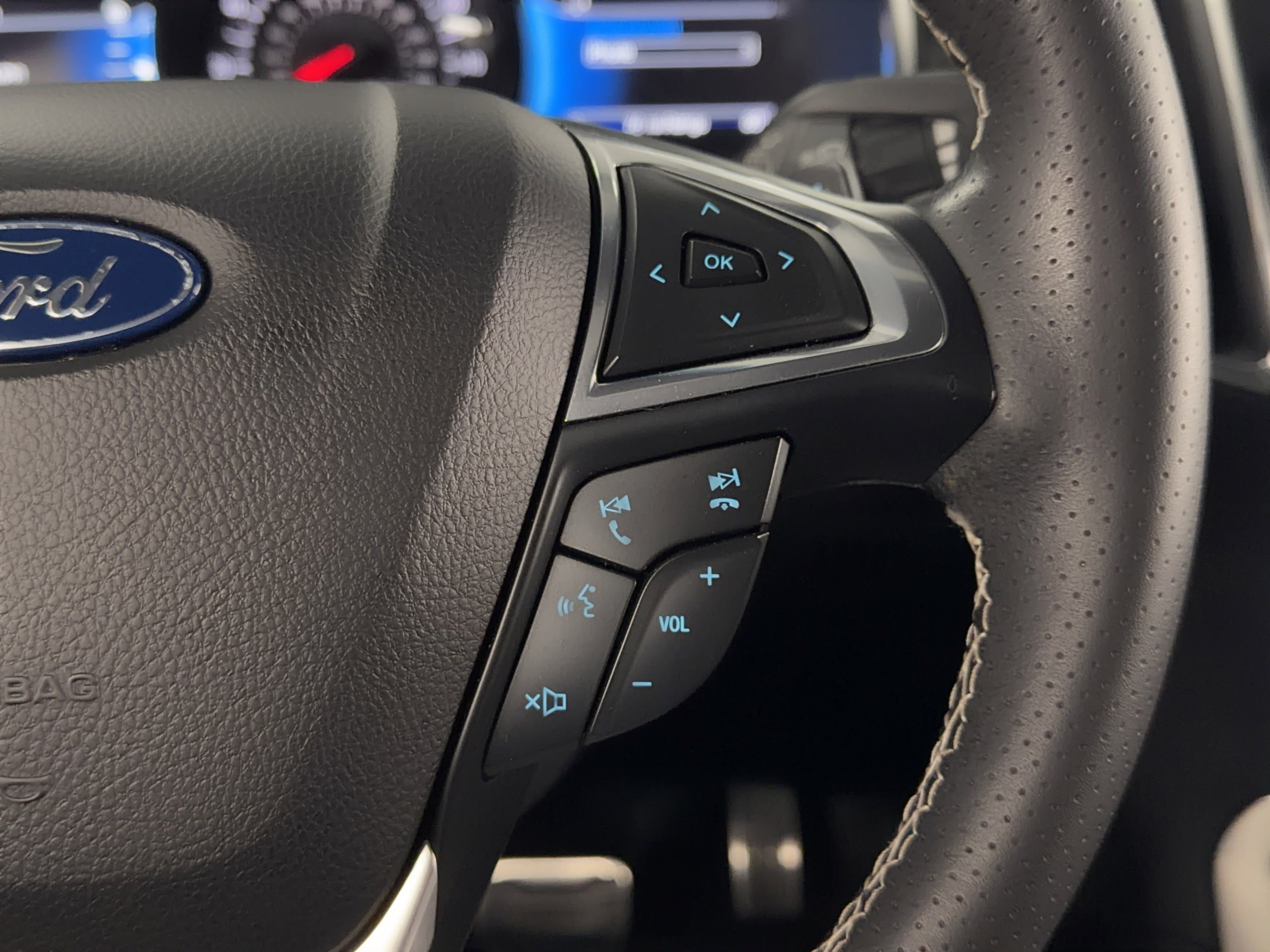 Used 2021 Ford Edge ST image 22