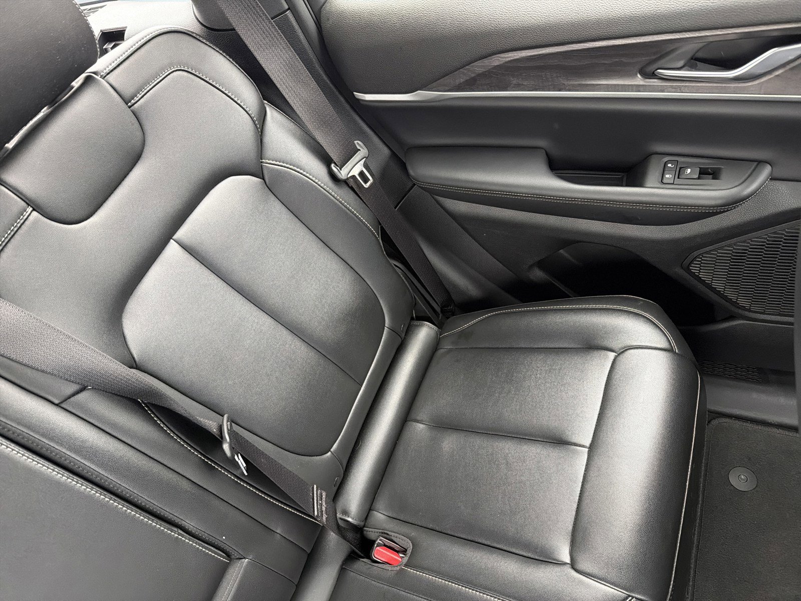 Used 2024 Jeep Grand Cherokee Limited AWD/4WD image 19