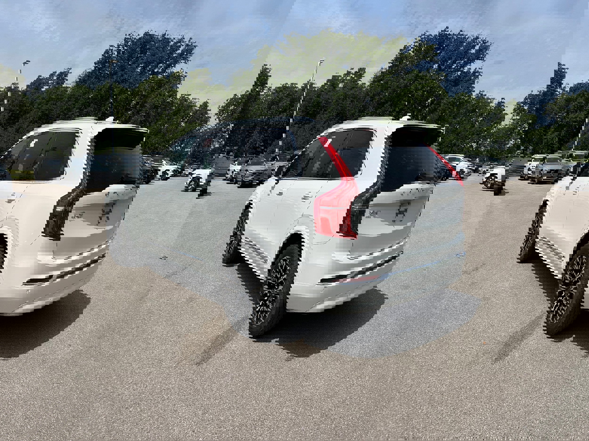 Certified 2023 Volvo XC90 T8 Core image 4