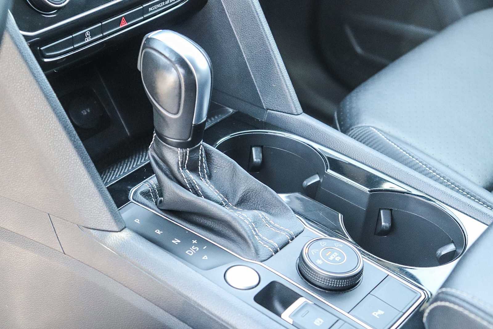 Used 2022 Volkswagen Atlas Cross Sport SE image 17