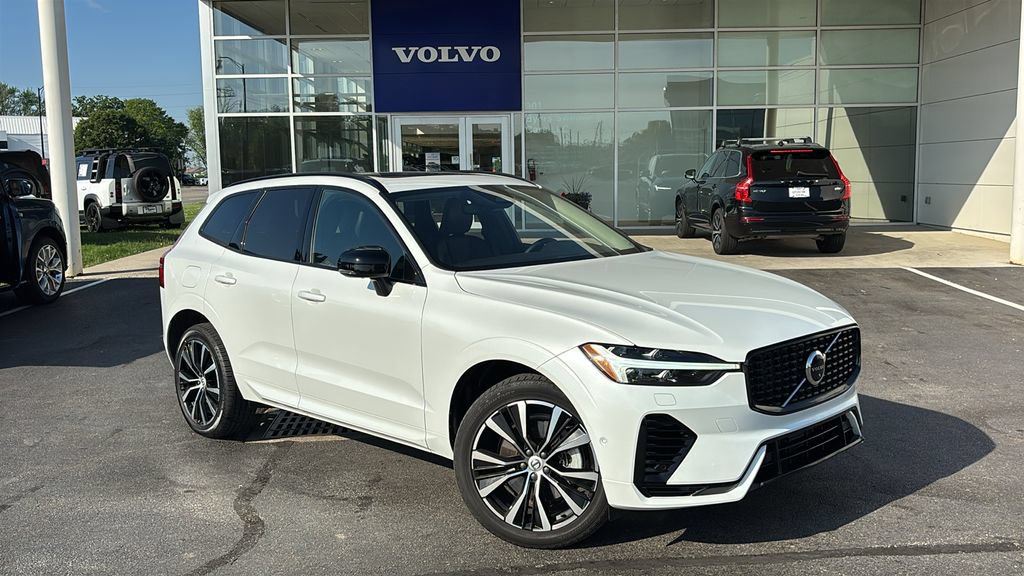 Used 2023 Volvo XC60 T8 Plus w/ Climate Package AWD/4WD image 2