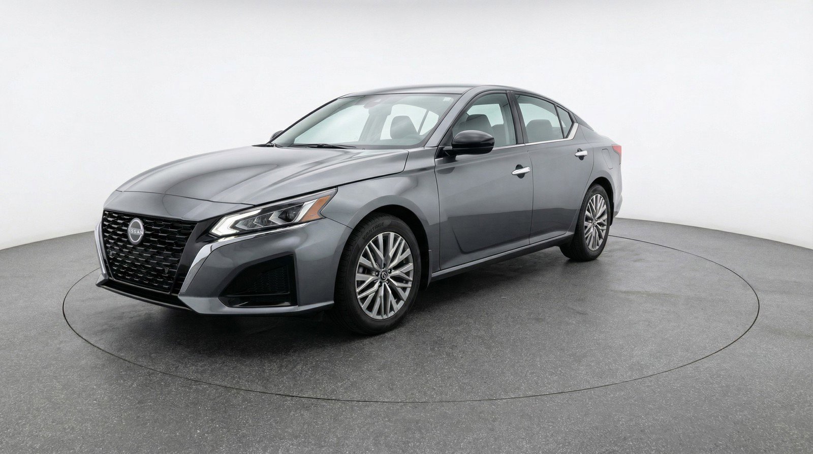 Used 2025 Nissan Altima 2.5 SV image 3