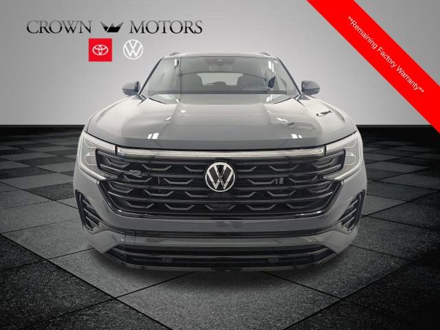 Used 2025 Volkswagen Atlas Cross Sport SEL R-Line image 2