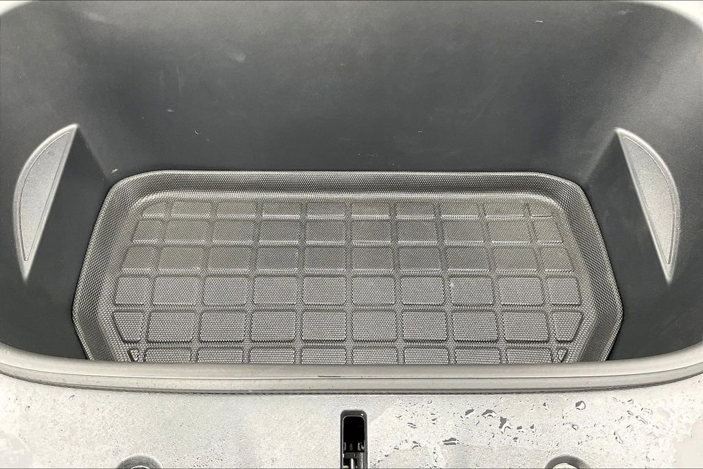 Used 2024 Tesla Model Y Long Range image 29