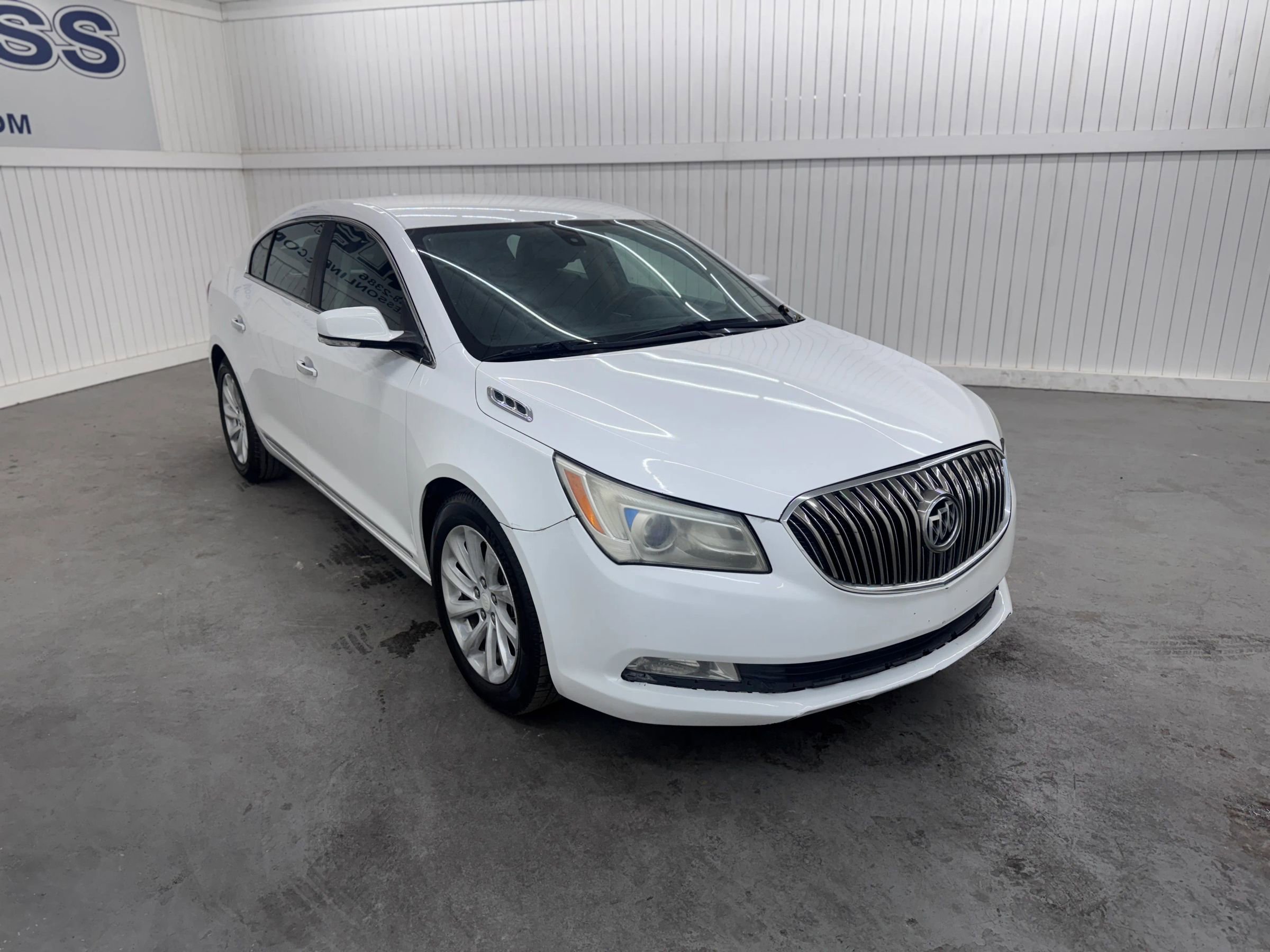 Used 2015 Buick LaCrosse Leather image 3