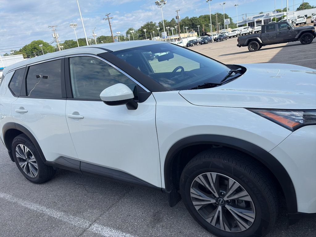 Used 2023 Nissan Rogue SV FWD image 6