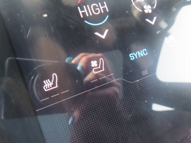 Used 2020 Porsche Taycan 4S image 31