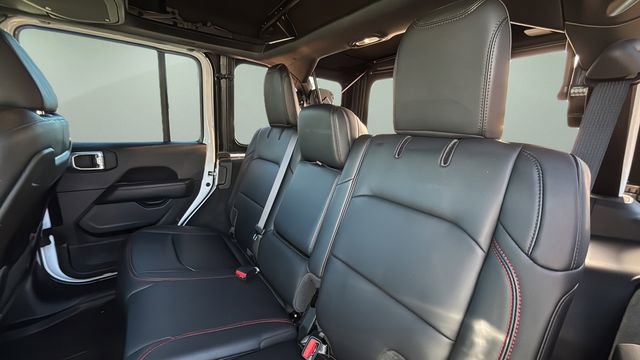 Used 2024 Jeep Wrangler Unlimited Rubicon w/ XTREMEE 35" Tire Package AWD/4WD image 18